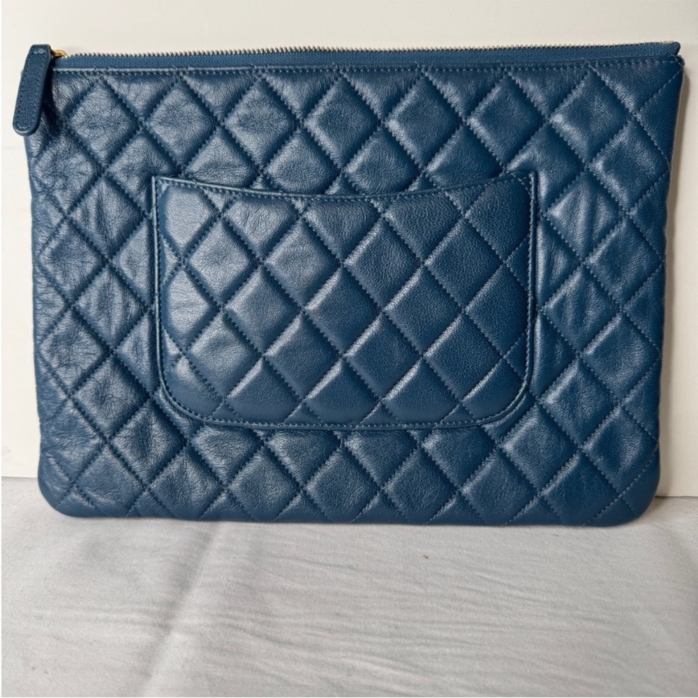 CHANEL Chanel Matelasse Blue Quilted Lamb Skin Clutch Back Pocket zipperClosure - Picture 2 of 7